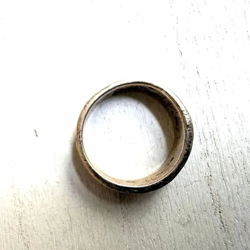 Vintage 925 Sterling Silver Footprint Band Ring Oxidized Walking Path Design